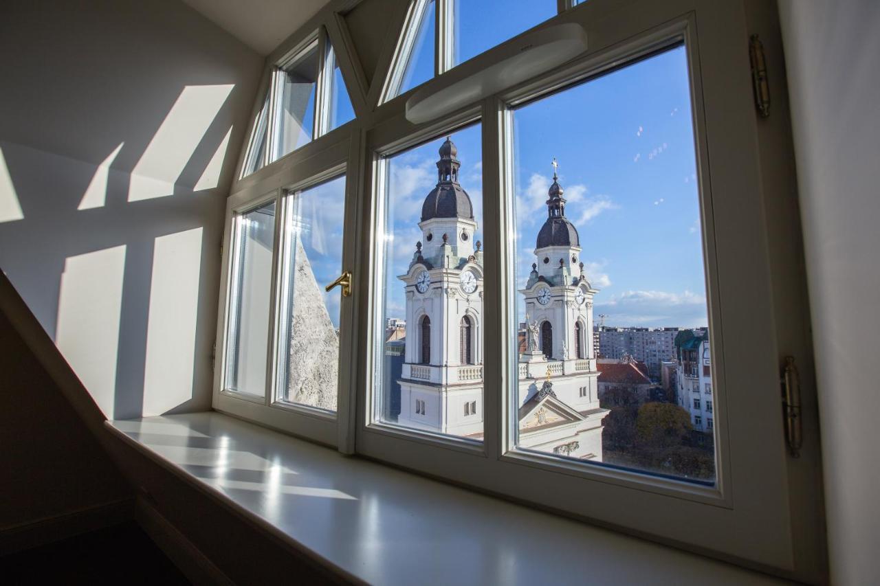 Zoya Luxury Residence Βουδαπέστη Εξωτερικό φωτογραφία View from the stairwell