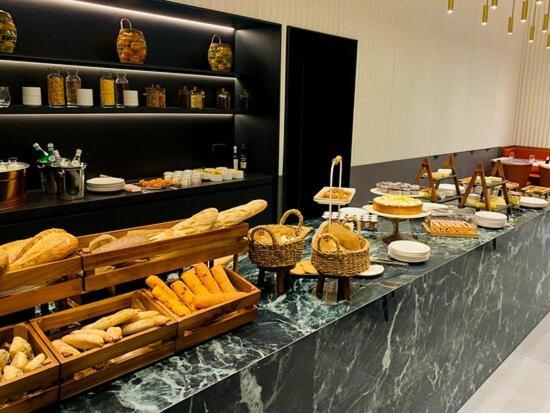 Zoya Luxury Residence Βουδαπέστη Εξωτερικό φωτογραφία A buffet at a hotel